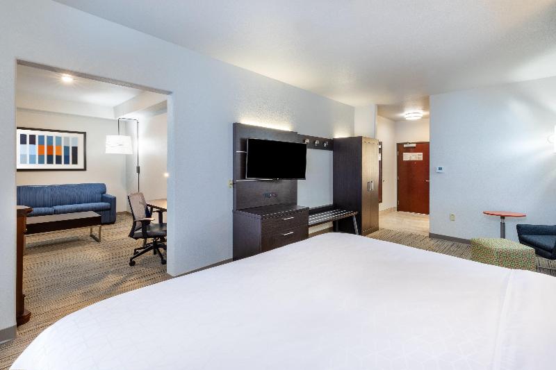 Deluxe Suite King Bed, Holiday Inn Express Guymon, An Ihg
