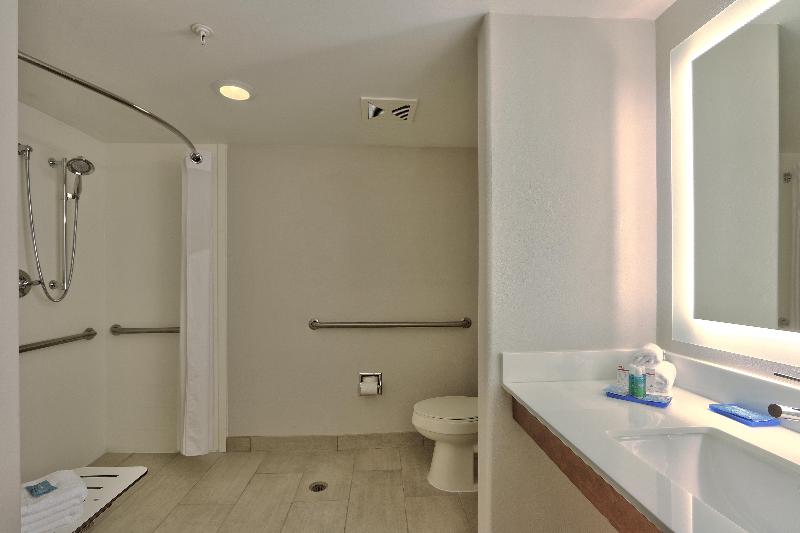 اتاق اجرایی با تخت بزرگ, Holiday Inn Express Santa Rosa, An Ihg