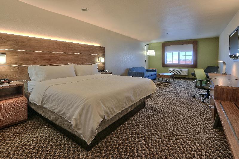 اتاق اجرایی با تخت بزرگ, Holiday Inn Express Santa Rosa, An Ihg