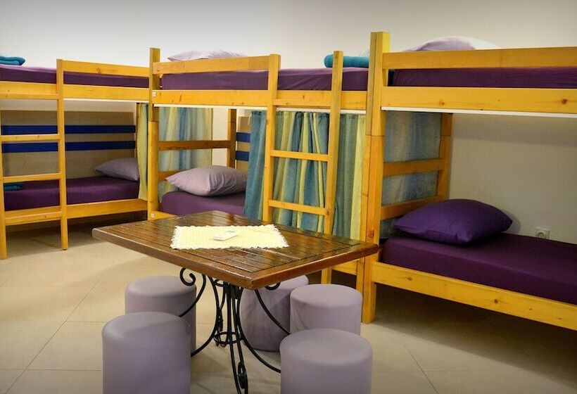 تختخواب در اتاق مشترک, Montenegro Backpackers Home Budva