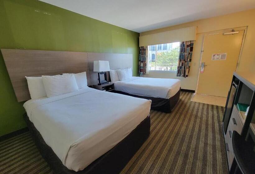 Standard Room 2 Double Beds, Quality Inn Flamingo