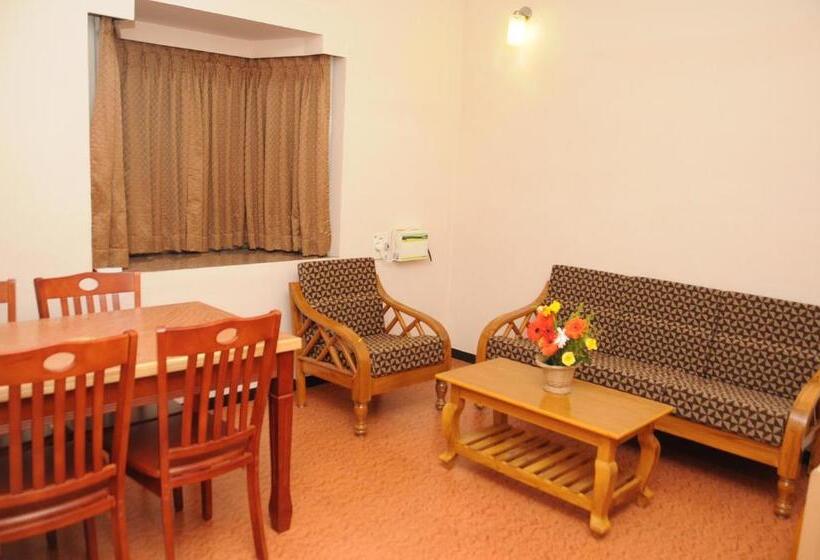 ویلای لوکس 1 خوابه, Srm Hotel Trichy