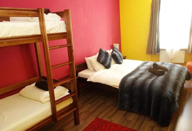 اتاق خانوادگی با سرویس بهداشتی مشترک, Naughty Squirrel Backpackers Hostel