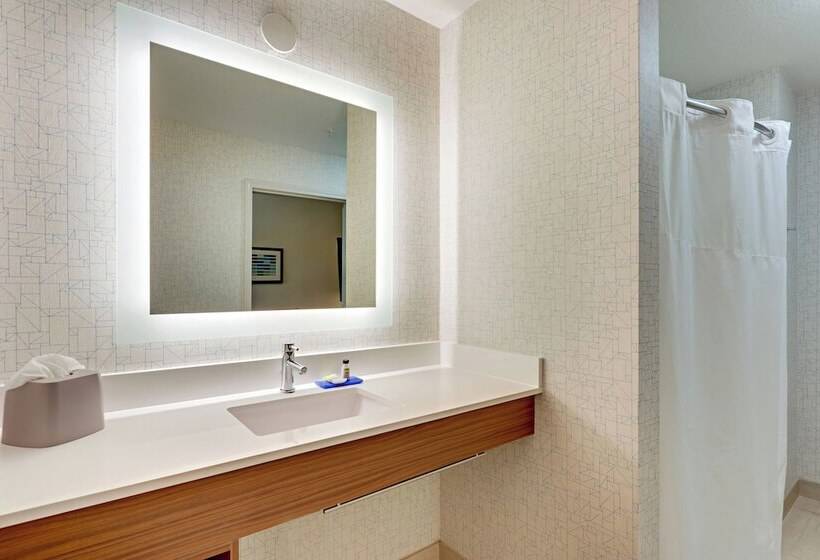 سوئیت برای معلولان, Holiday Inn Express Hotel And Suites Weatherford, An Ihg