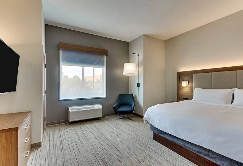 Suite Adapted for people with reduced mobility, Holiday Inn Express & Suites Weatherford