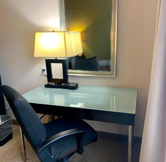 اتاق استاندارد با تخت بزرگ, Holiday Inn Express Hotel & Suites North Sequim, An Ihg