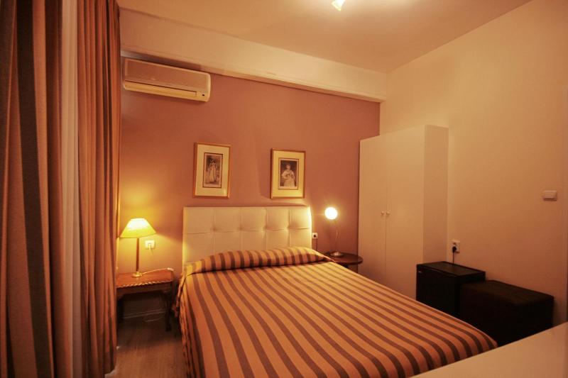 اتاق استاندارد, Adams