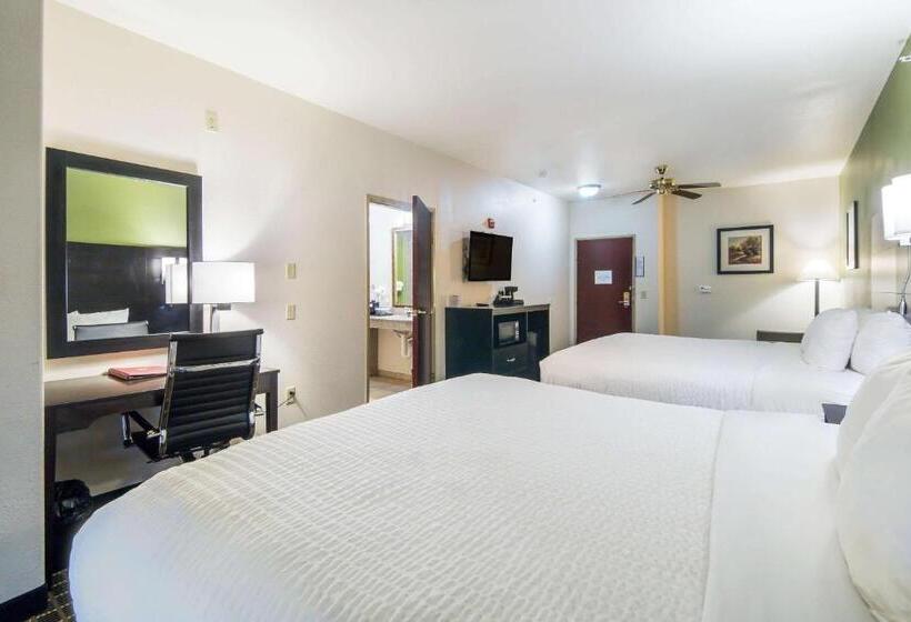 سوییت, Clarion Inn & Suites Weatherford South