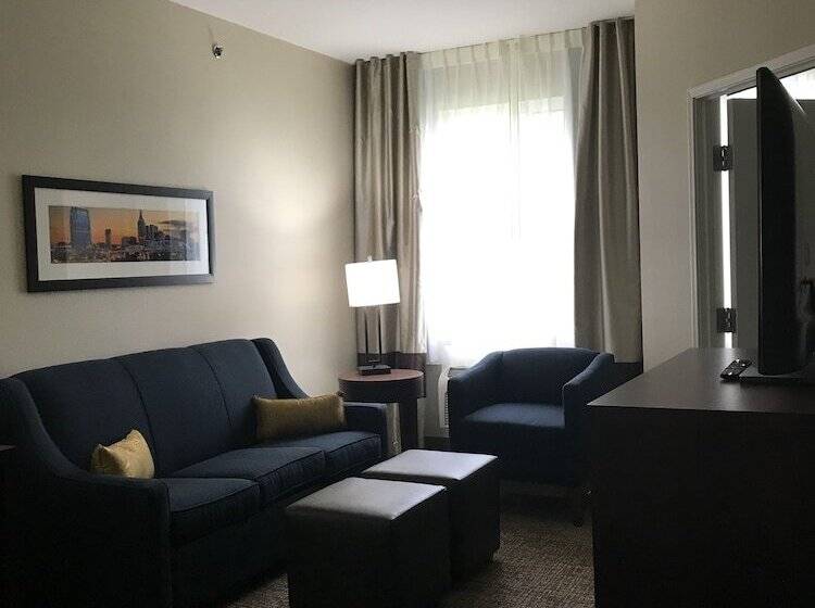 Suite Adapted for people with reduced mobility, Comfort Suites