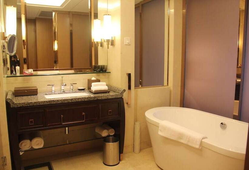 Quarto Estandar Cama Casal, Crowne Plaza Huangshan Yucheng