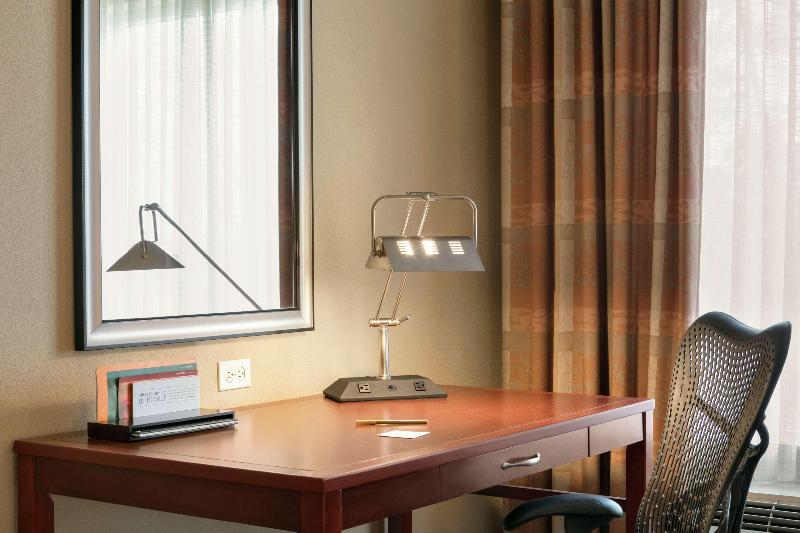 اتاق استاندارد با تخت بزرگ برای معلولان, Holiday Inn Express Daytona Beach   Speedway, An Ihg