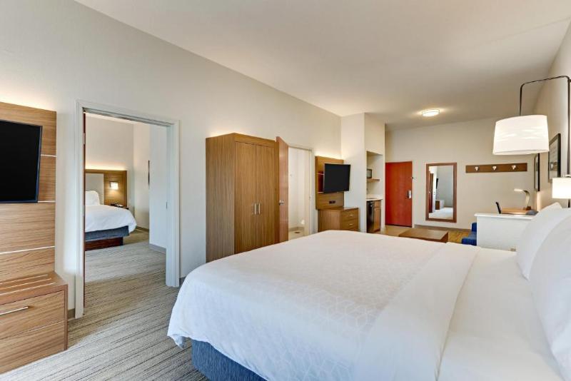 سوئیت برای معلولان, Holiday Inn Express Hotel And Suites Weatherford, An Ihg