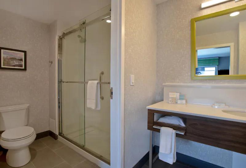 سوئیت برای معلولان, Holiday Inn Express Texas City, An Ihg