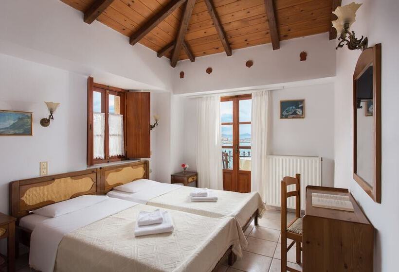 اتاق استاندارد سه نفره با چشم‌انداز کنار دریا, Petrino Guesthouse