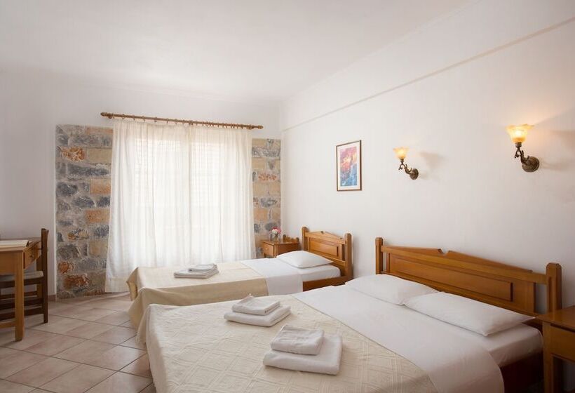 اتاق استاندارد سه نفره با چشم‌انداز کنار دریا, Petrino Guesthouse