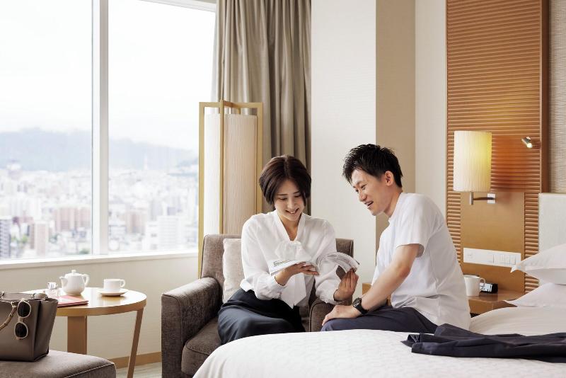 اتاق لوکس با چشم‌انداز شهر, Sheraton Grand Hiroshima
