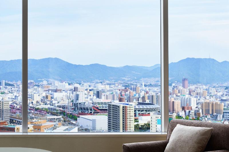 اتاق لوکس با چشم‌انداز شهر, Sheraton Grand Hiroshima