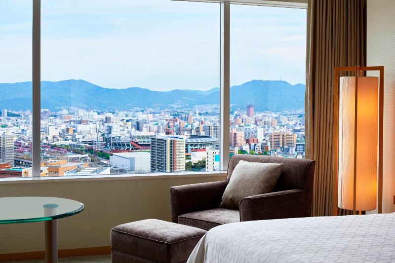 اتاق لوکس با چشم‌انداز شهر, Sheraton Grand Hiroshima
