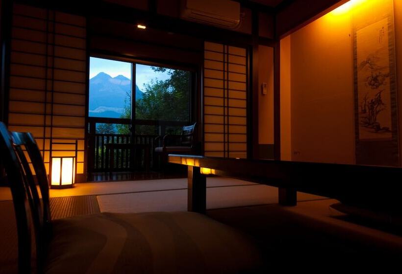 اتاق استاندارد با چشم‌انداز کوهستان, Yufunogo Saigakukan