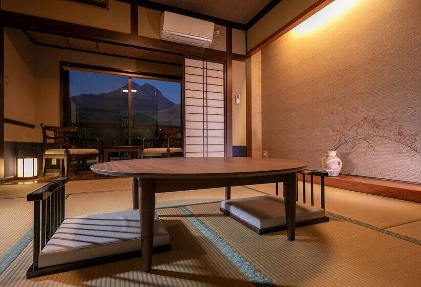 اتاق استاندارد با چشم‌انداز کوهستان, Yufunogo Saigakukan
