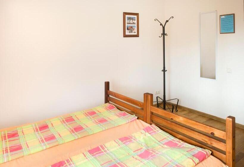 اتاق استاندارد یک تخته با سرویس بهداشتی مشترک, Klaipeda Hostel