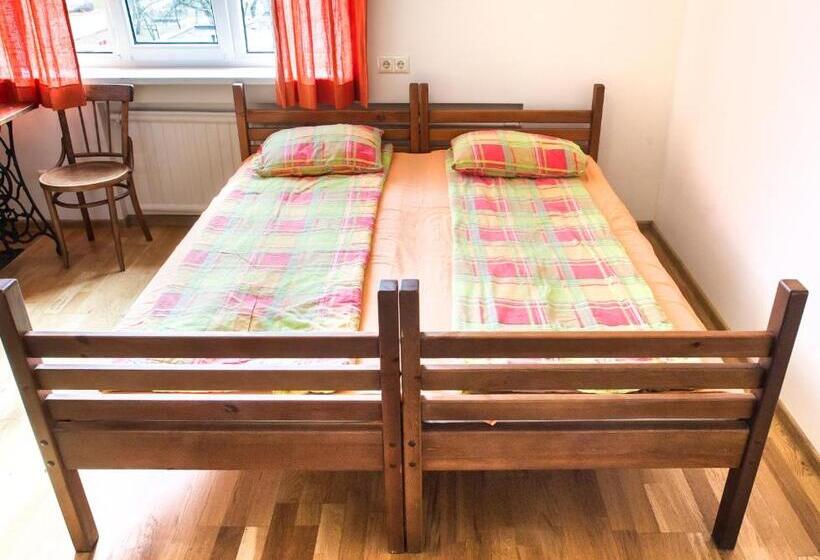 اتاق چهار تخته با دستشویی مشترک, Klaipeda Hostel