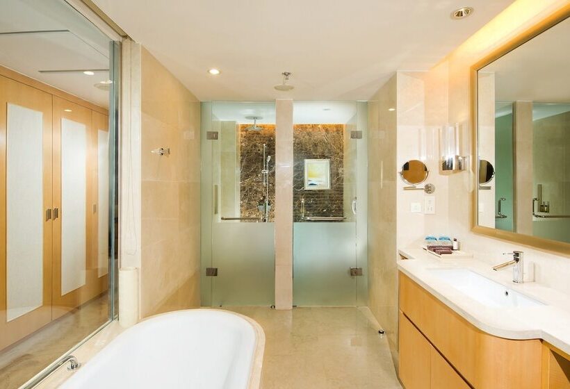 اتاق استاندارد با 2 تخت دوبل, Sheraton Yantai Golden Beach Resort