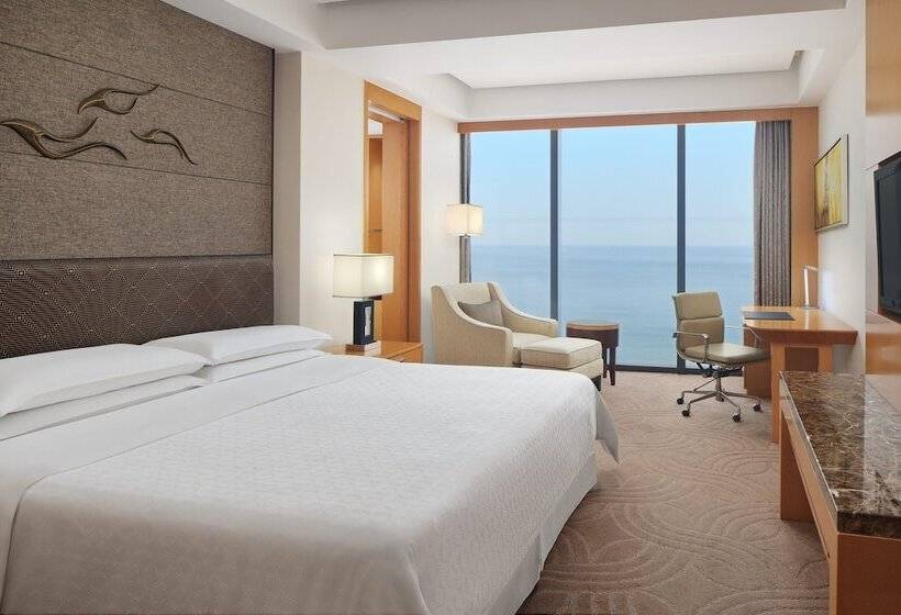 اتاق لوکس با چشم‌انداز دریا, Sheraton Yantai Golden Beach Resort