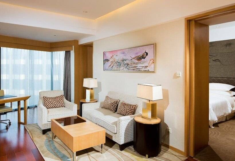سوئیت پریمیوم با چشم‌انداز دریا, Sheraton Yantai Golden Beach Resort