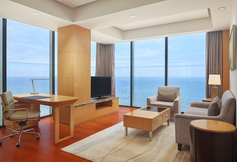 Suite Vue Mer, Sheraton Yantai Golden Beach Resort