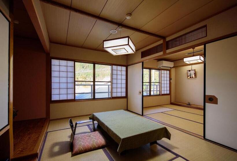 اتاق استاندارد با چشم‌انداز کوهستان, Wafu Ryokan Tsuenosho