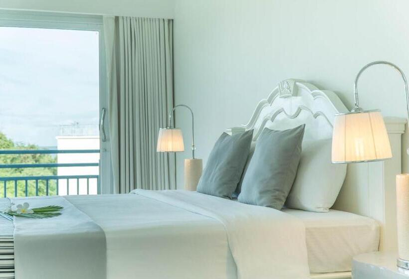 سوئیت با بالکن, Cera Resort @ Cha Am