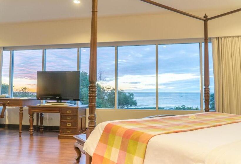 سوئیت با بالکن, Cera Resort @ Cha Am