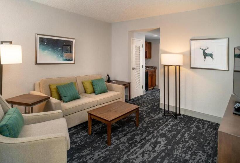 سوییت اجرایی, Delta Hotels By Marriott Huntington Mall