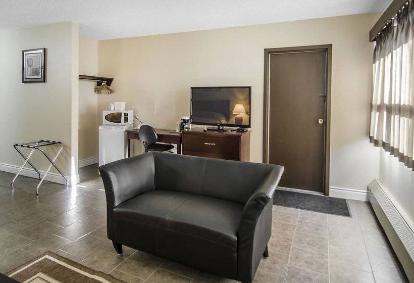 Suite, Econo Lodge  Lloydminster