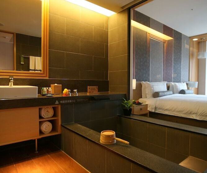 Superior Room, Evergreen Resort  Jiaosi