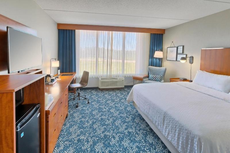 اتاق استاندارد با تخت بزرگ, Four Points By Sheraton Raleigh Durham Airport