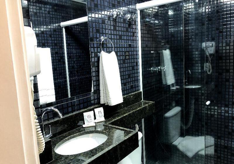 سوئیت با تخت بزرگ, Holiday Inn Express Conway, An Ihg