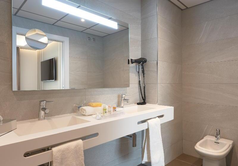 سوئیت برای معلولان, Holiday Inn Express Conway, An Ihg