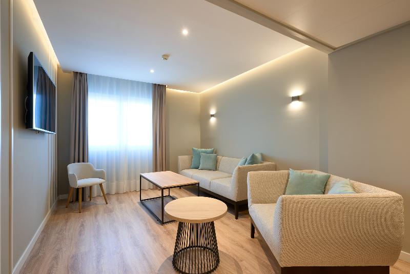 سوئیت برای معلولان, Holiday Inn Express Conway, An Ihg