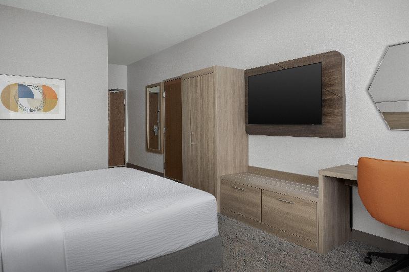 اتاق استاندارد با تخت بزرگ برای معلولان, Holiday Inn Express & Suites Superior, An Ihg