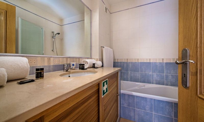 اتاق استاندارد برای معلولان, Holiday Inn Laramie, An Ihg