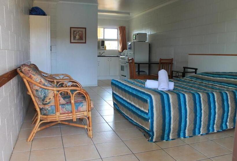 استودیوی استاندارد, Oasis Inn Apartments