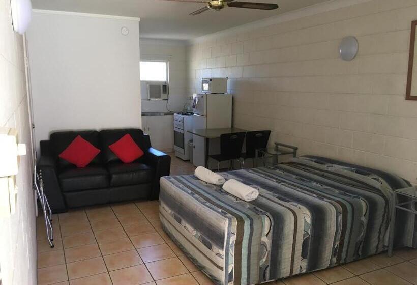 استودیوی استاندارد, Oasis Inn Apartments
