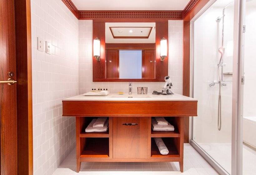 اتاق لوکس با چشم‌انداز دریا, Premier Hotel Mojiko