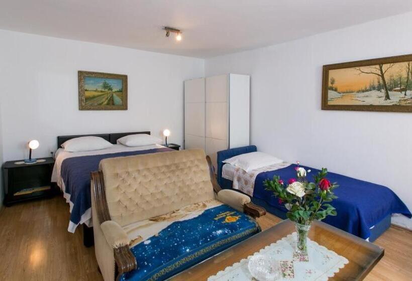 带1个卧室的带阳台的公寓, Kusalo Guesthouse