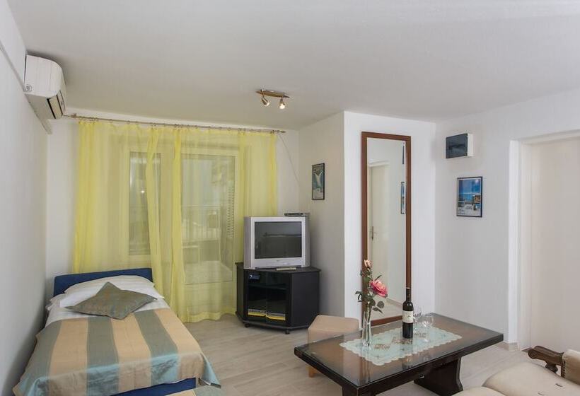 带1个卧室的带阳台的公寓, Kusalo Guesthouse