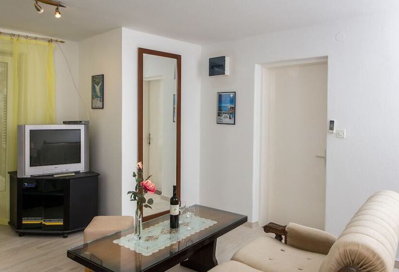 带1个卧室的带阳台的公寓, Kusalo Guesthouse