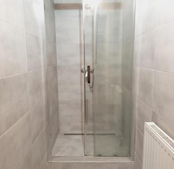 اتاق استاندارد سه نفره, Hostel Orange