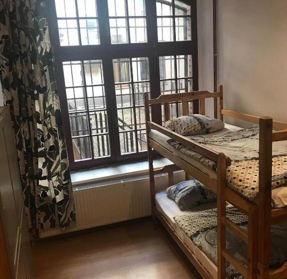 تختخواب در اتاق مشترک, Hostel Orange